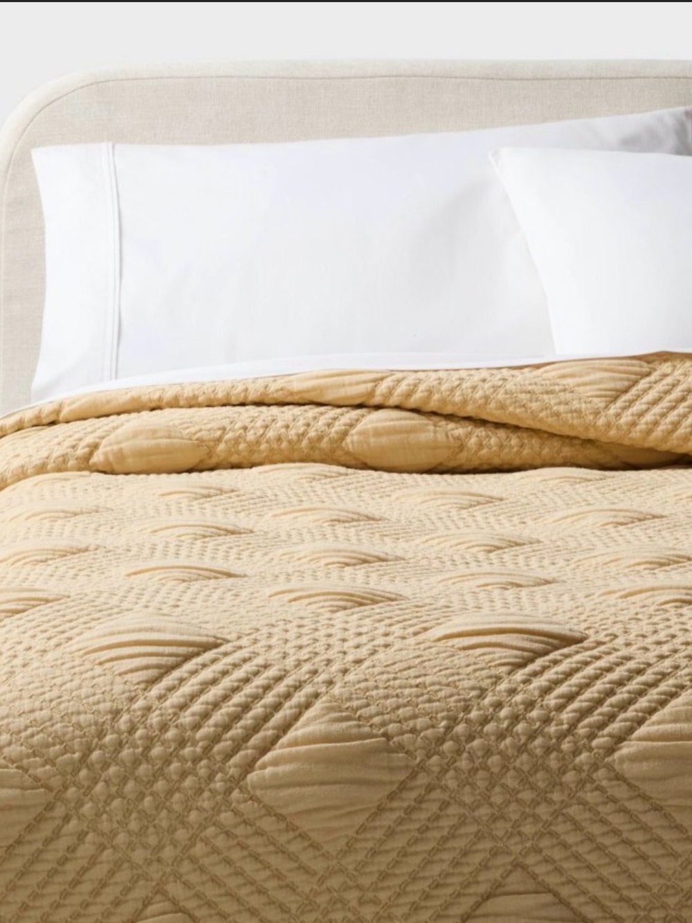 King Diamond Matelasse Gauze Quilt Yellow
- Threshold™